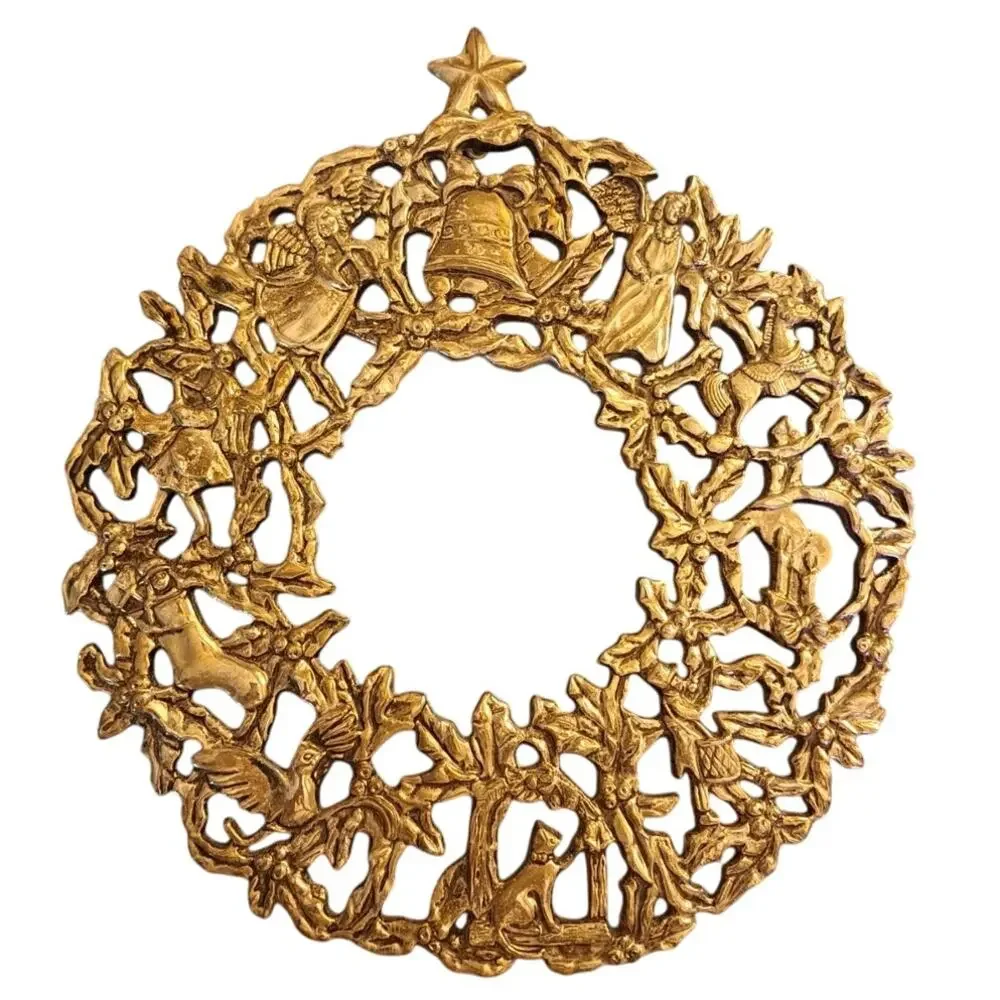 Christmas Wreath Hanging Trivet Metal with some Patina 8.5 Inch Round with Star